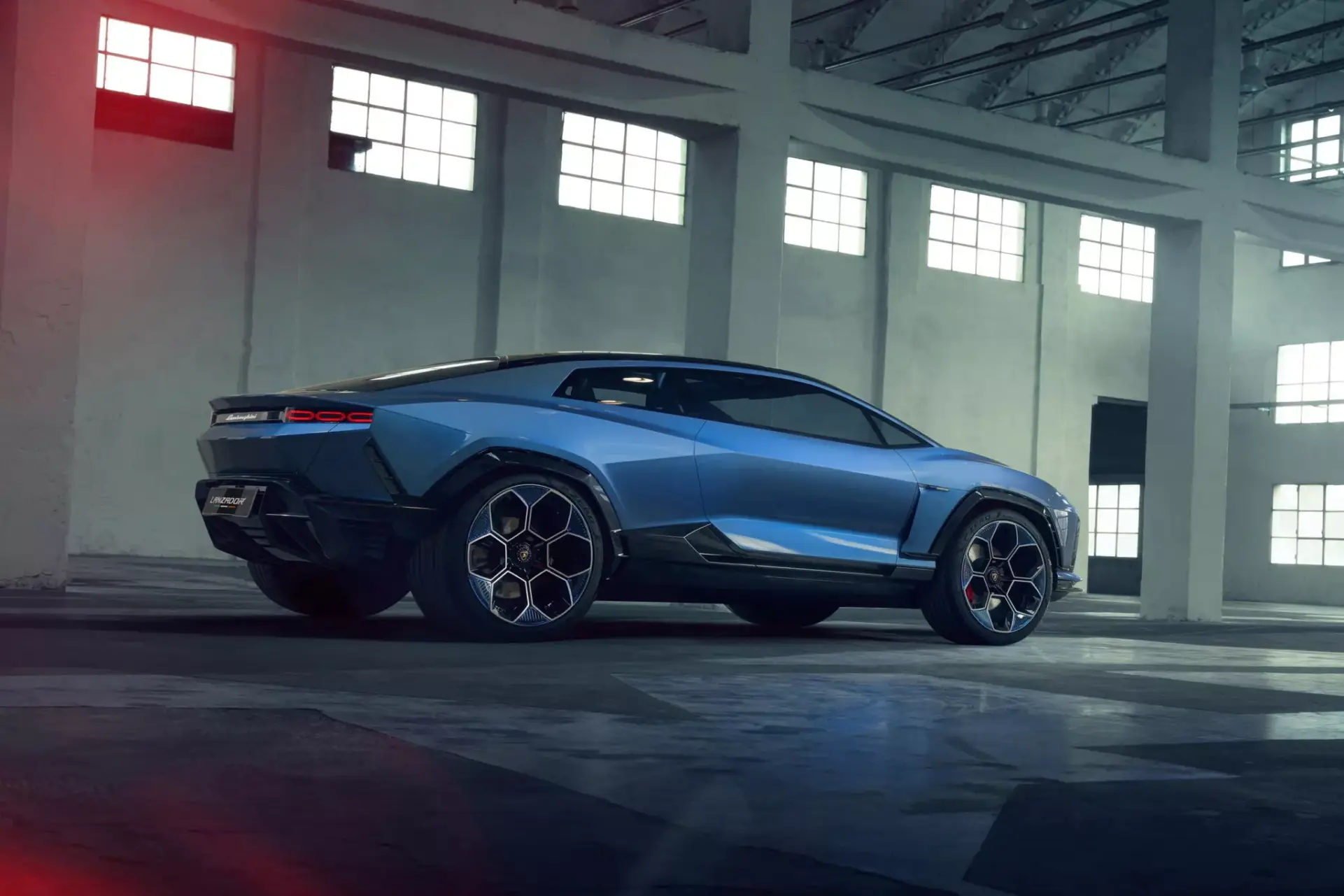 Lamborghini Lanzador PHEV