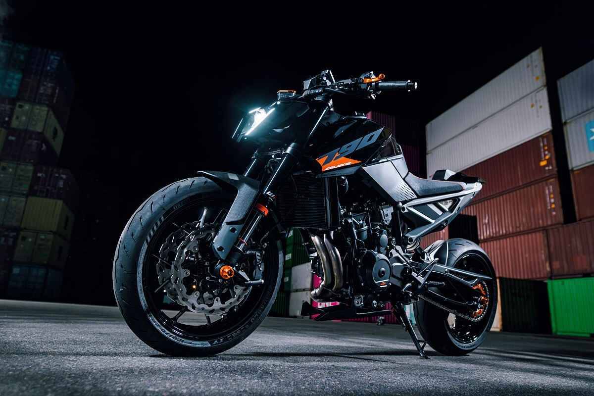 2027 KTM 790 Duke