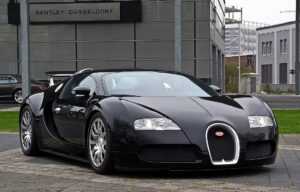 2006 Bugatti Veyron 16.4 front view on trak