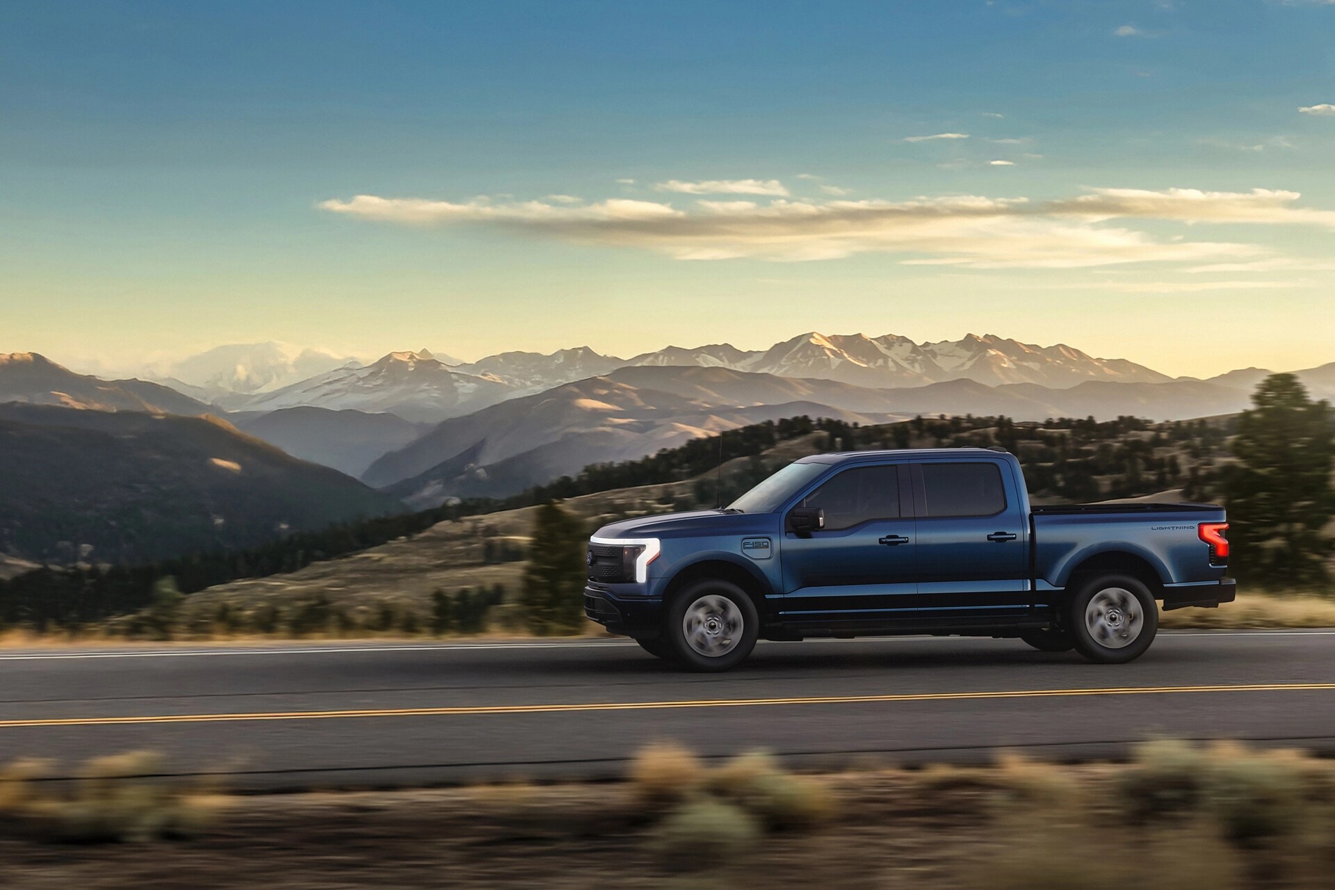 2025 Ford F-150 Lightning (4)