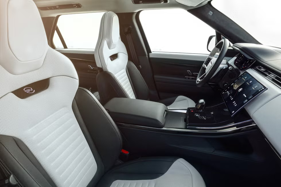 2025 Range Rover Sport SV Review (India) Price, Specs, Performance & Luxury SUV Verdict