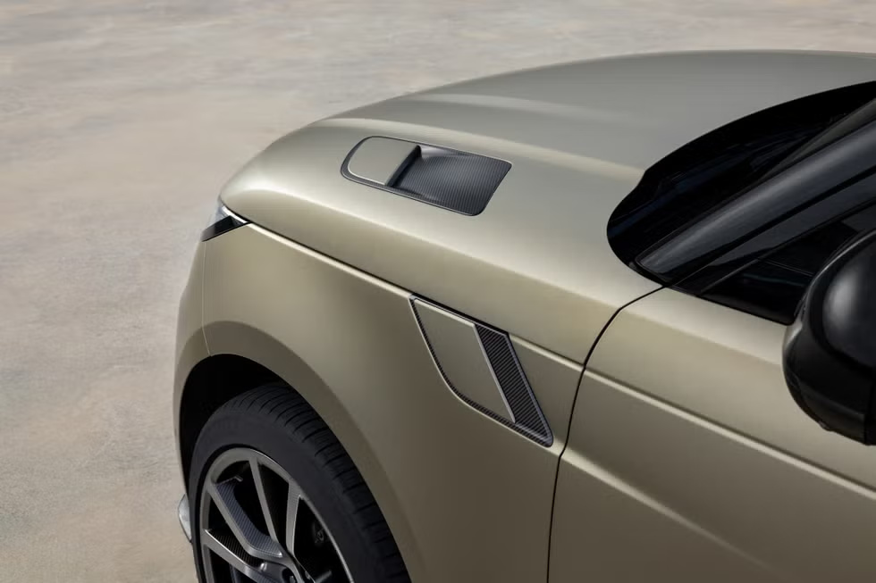 2025 Range Rover Sport SV Review (India) Price, Specs, Performance & Luxury SUV Verdict
