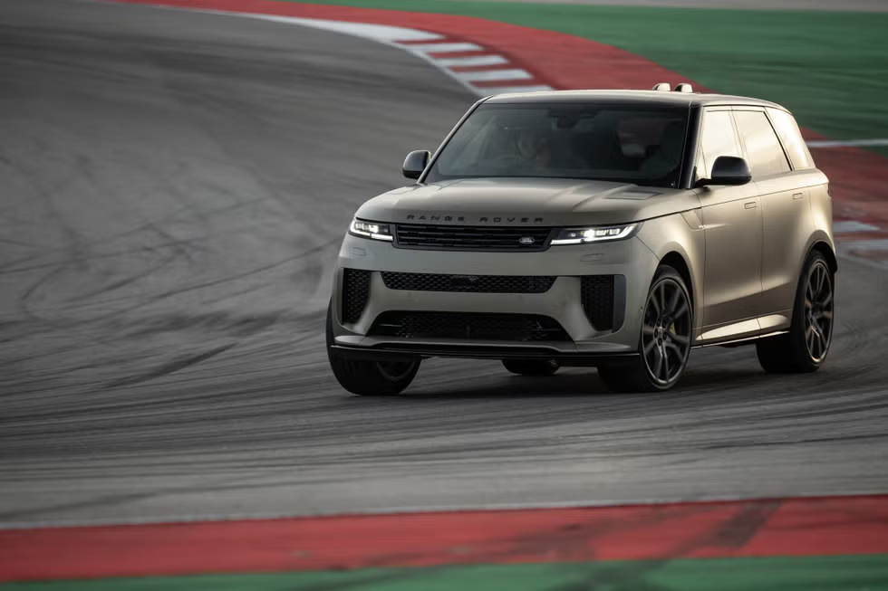2025 Range Rover Sport SV Review (India) Price, Specs, Performance & Luxury SUV Verdict
