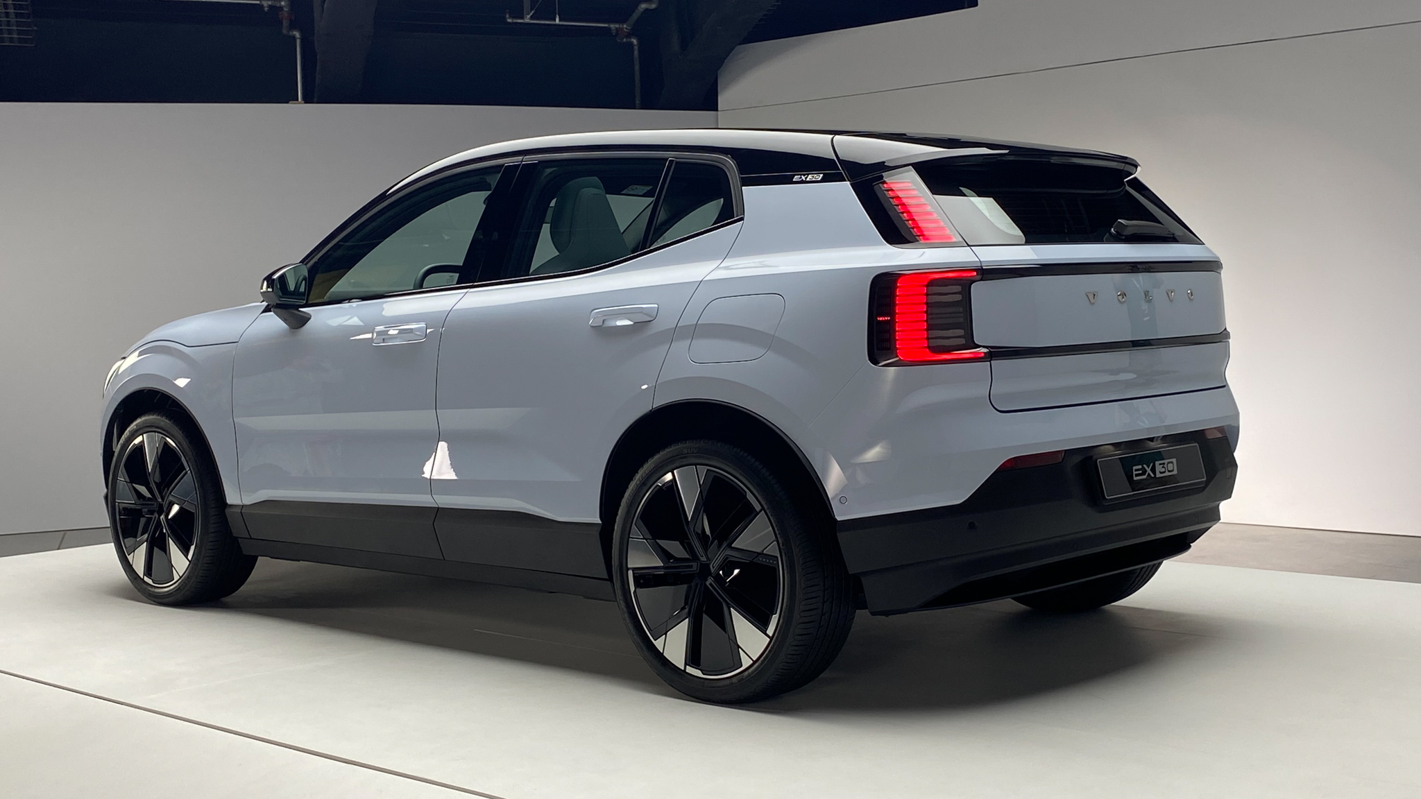 2025 Volvo EX30 Review – Price, Range, Performance, Interior & EV Features