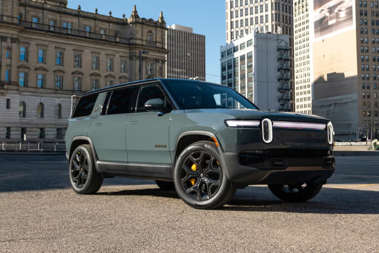 2026 Rivian R1S The Quad-Motor SUV Redefining Electric Off-Road Luxury (17)