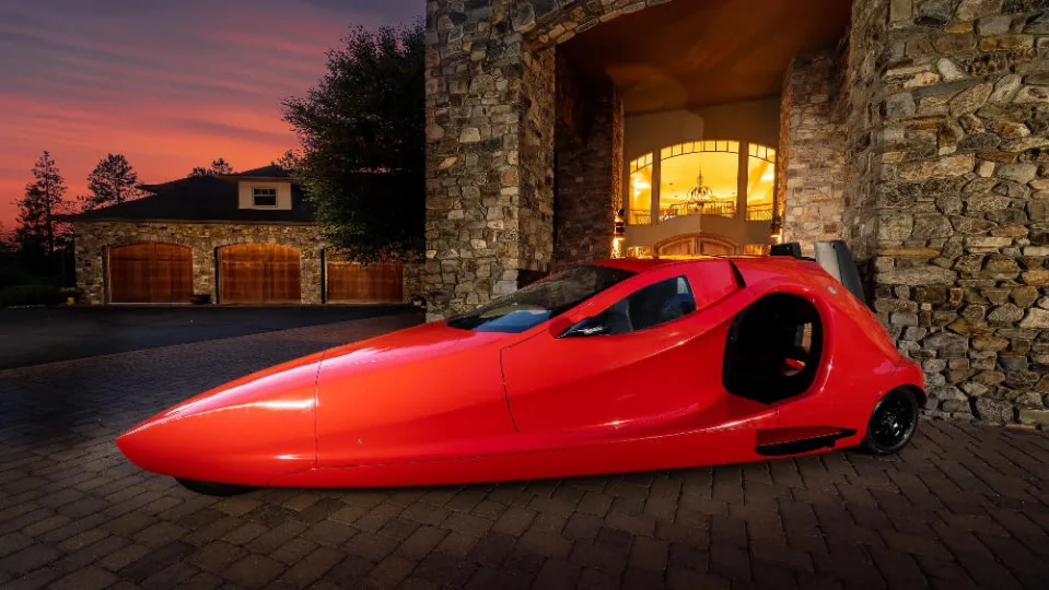Flying Sports Car Switchblade