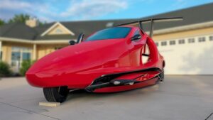 Flying Sports Car Switchblade