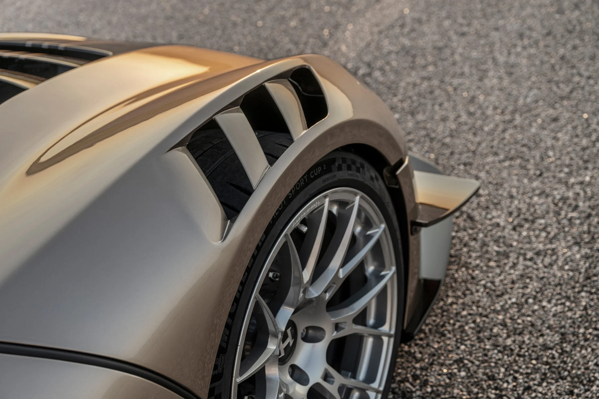 Hennessey Venom F5 Revolution LF – One-Off 2,031 HP Hypercar with Manual Gearbox