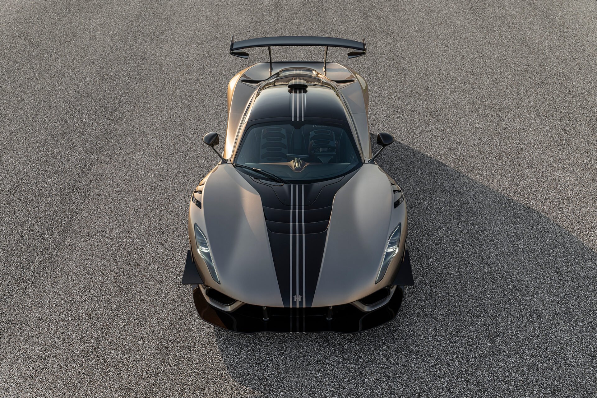 Hennessey Venom F5 Revolution LF – One-Off 2,031 HP Hypercar with Manual Gearbox