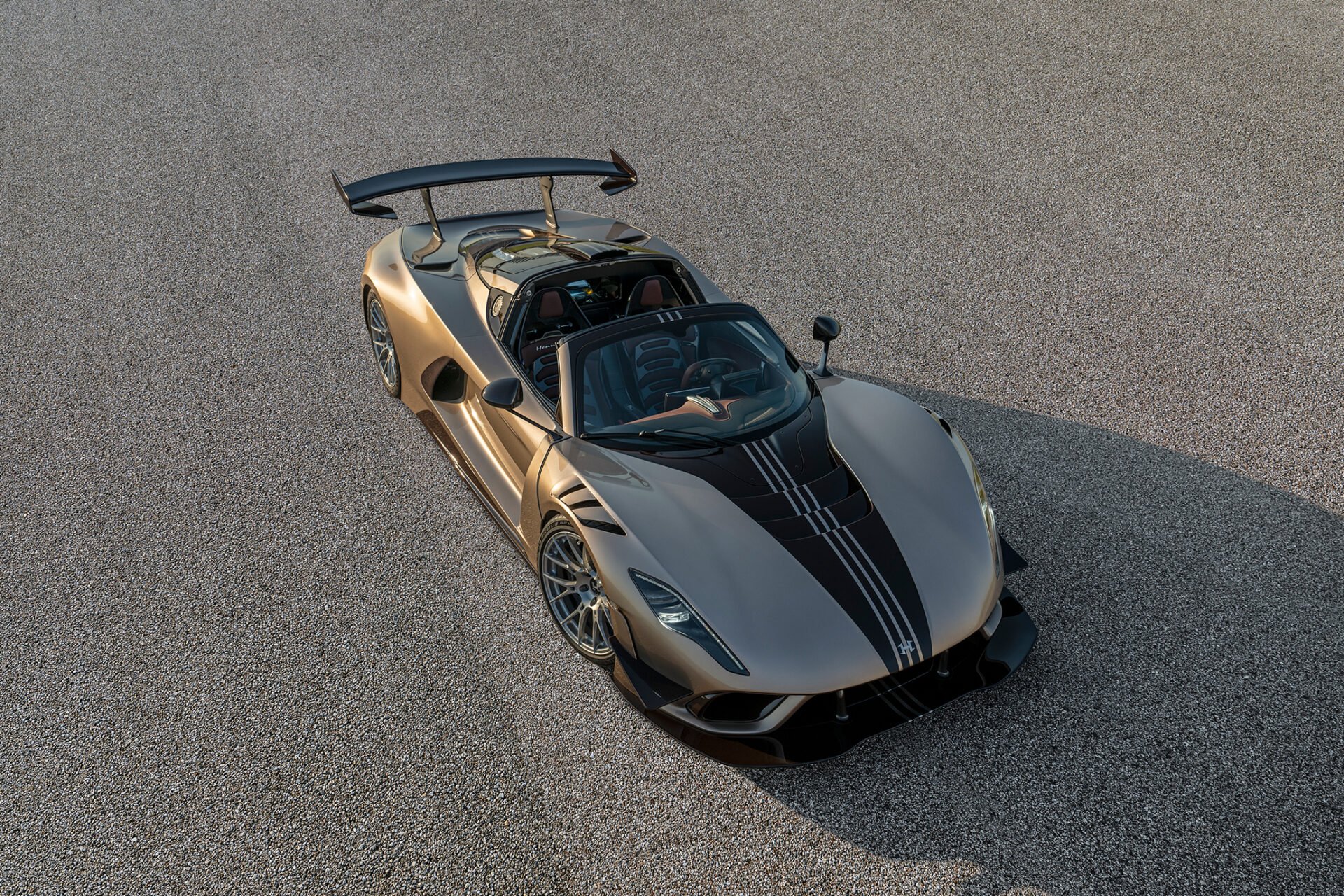 Hennessey Venom F5 Revolution LF – One-Off 2,031 HP Hypercar with Manual Gearbox