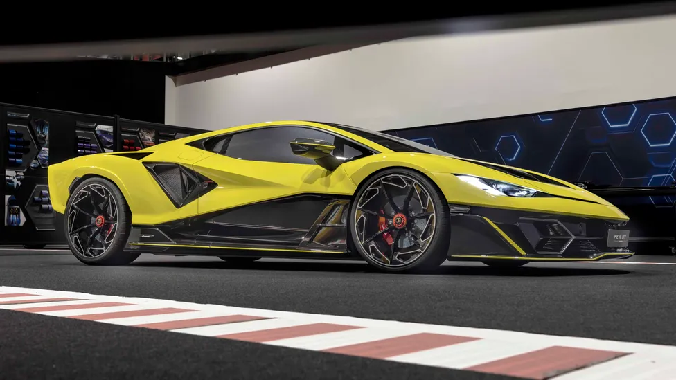 Lamborghini Fenomeno – 1,065 HP Hypercar Fastest & Most Powerful Lambo Ever