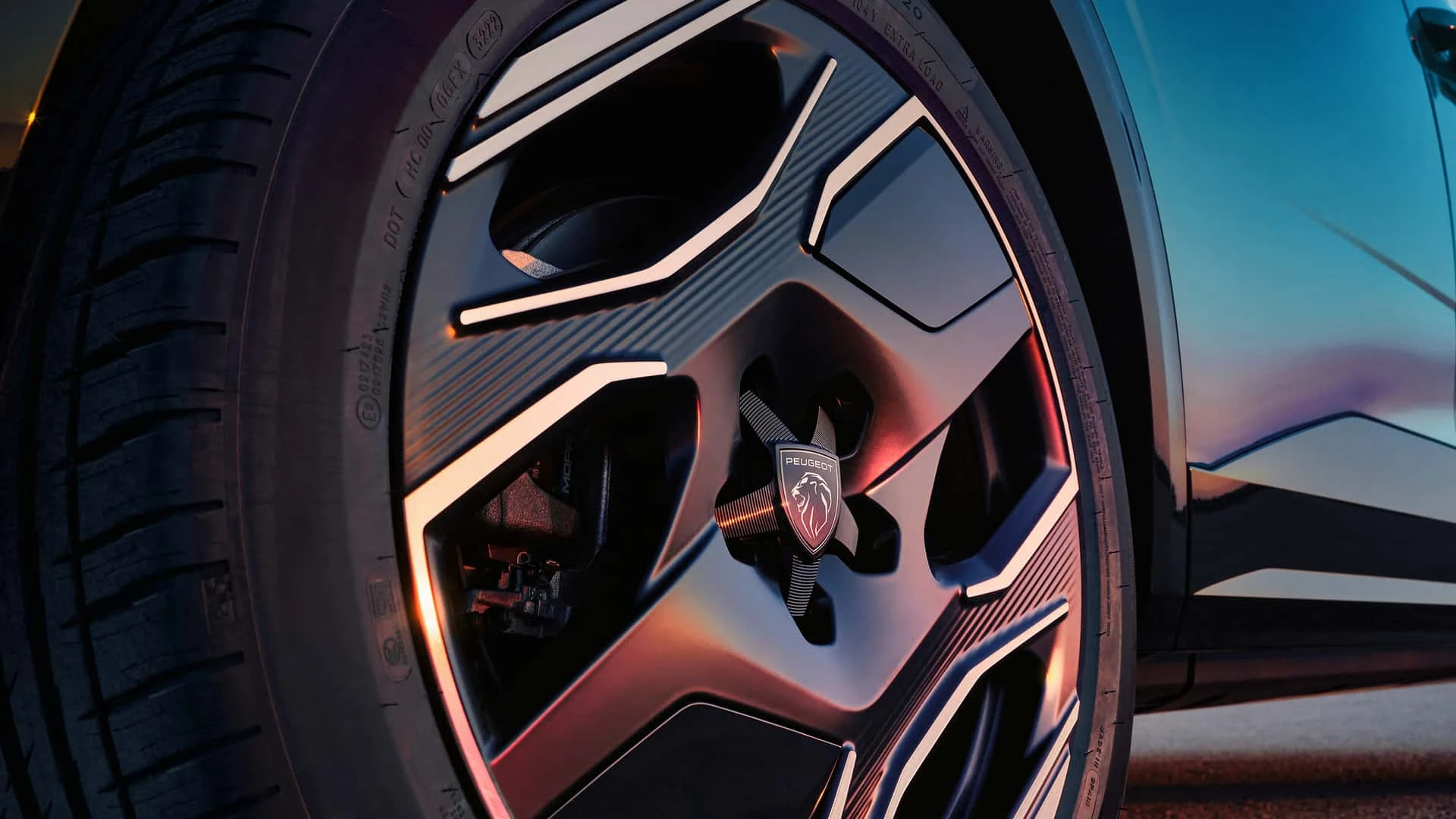 Peugeot E-3008 GT