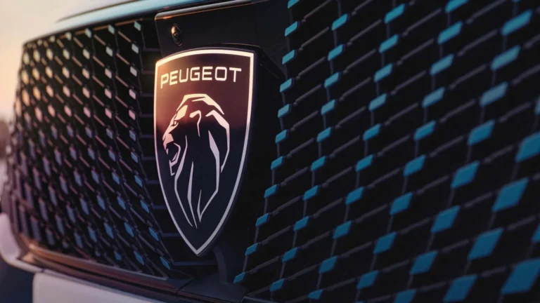 Peugeot E-3008 GT