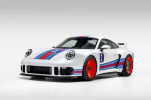 Rezvani RR1 Porsche 911 Martini Racing livery front view

