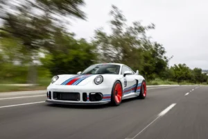 Rezvani RR1 Porsche 911 Martini Racing livery front view