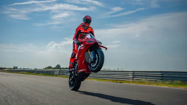 2026 Ducati Panigale V4 R