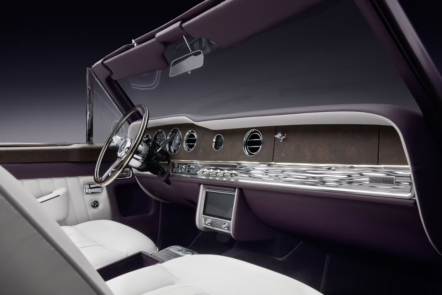 Halcyon’s Electric Rolls-Royce Corniche: A Classic Reborn with Bespoke Brilliance Halcyon’s Electric Rolls-Royce