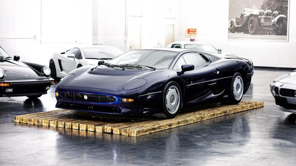 Jaguar XJ220