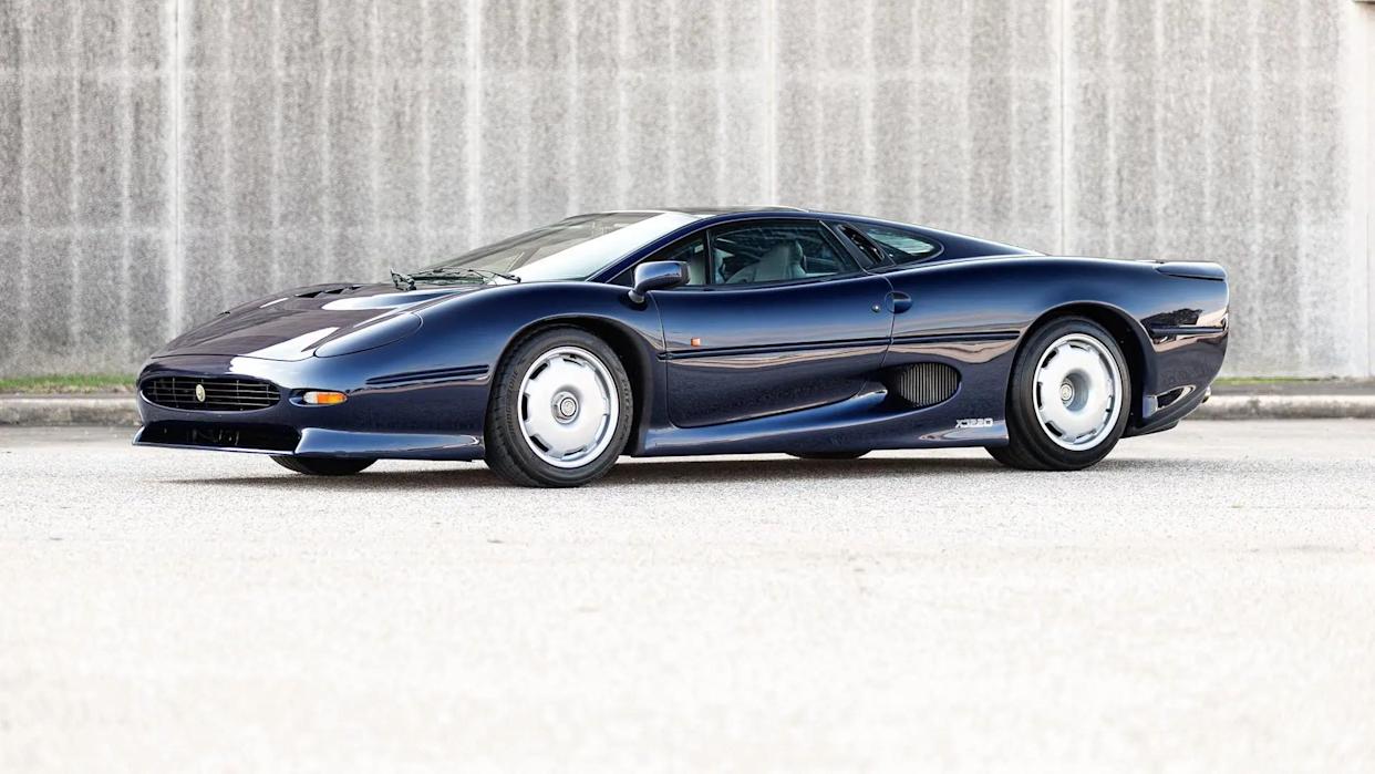 Jaguar XJ220