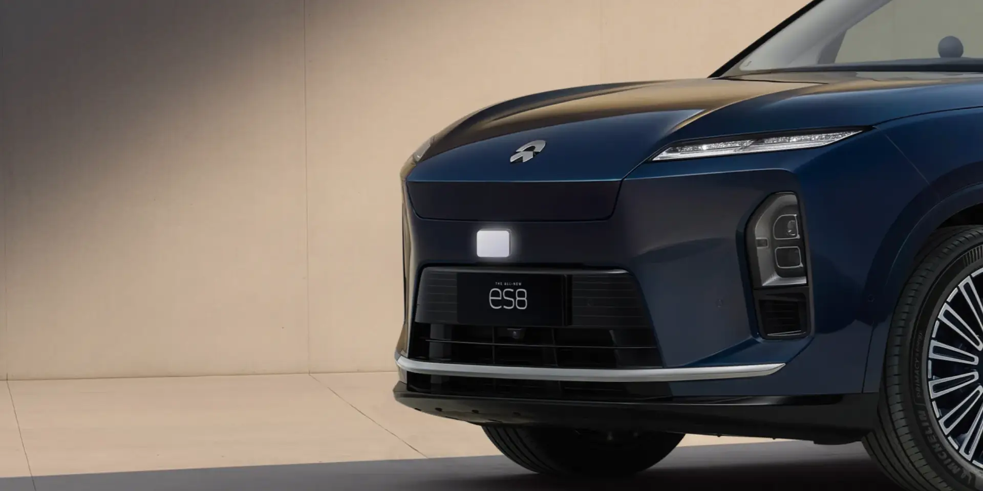 2025 NIO ES8
