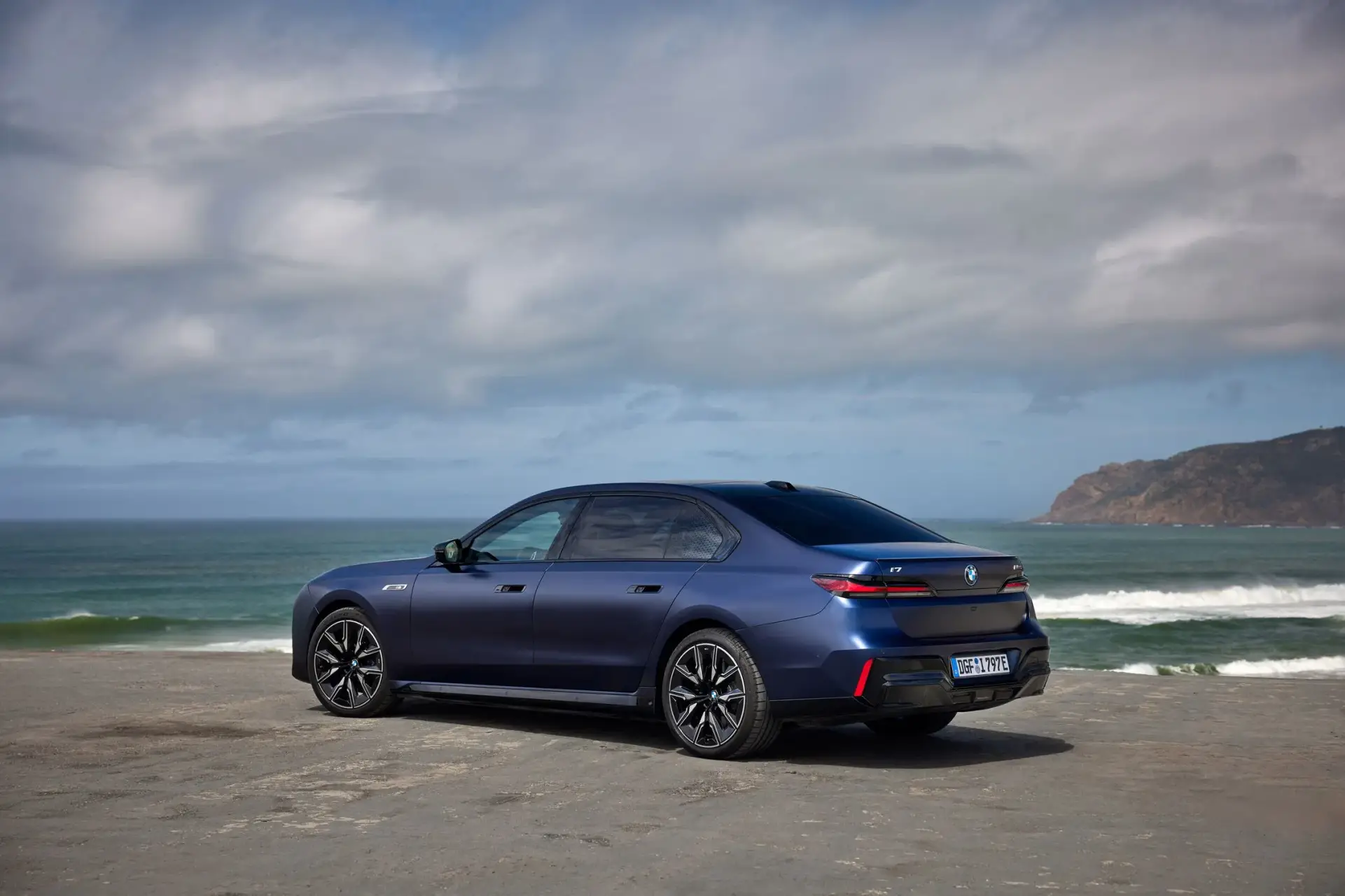 2025 BMW i7 Electric Sedan