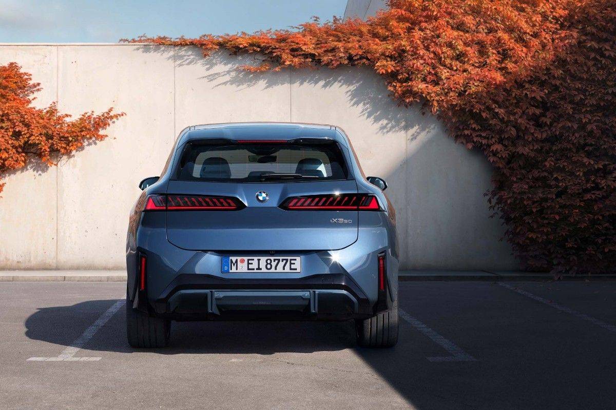 BMW iX3 Debut