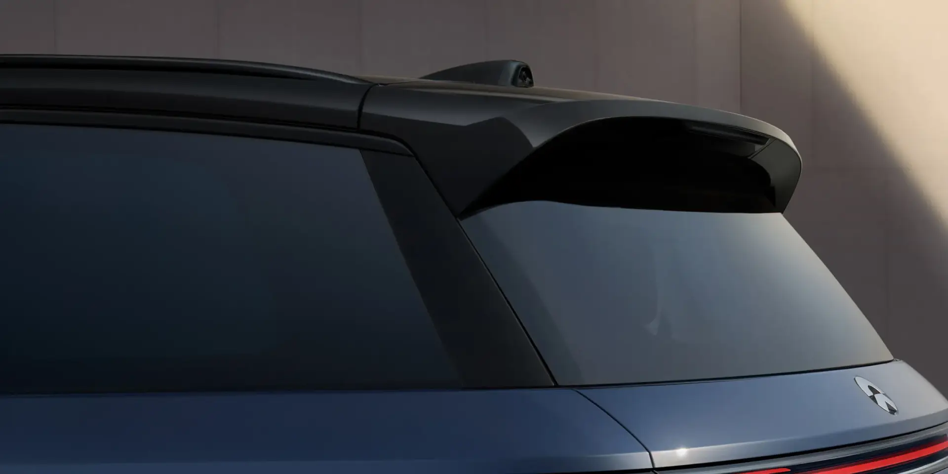 2025 NIO ES8